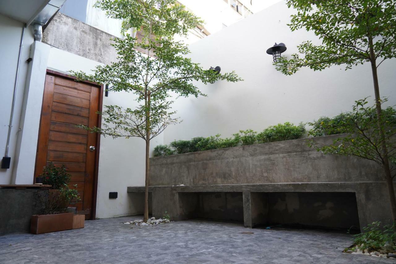 Slee Hostel Chiangmai (Adults Only) Chiang Mai Luaran gambar