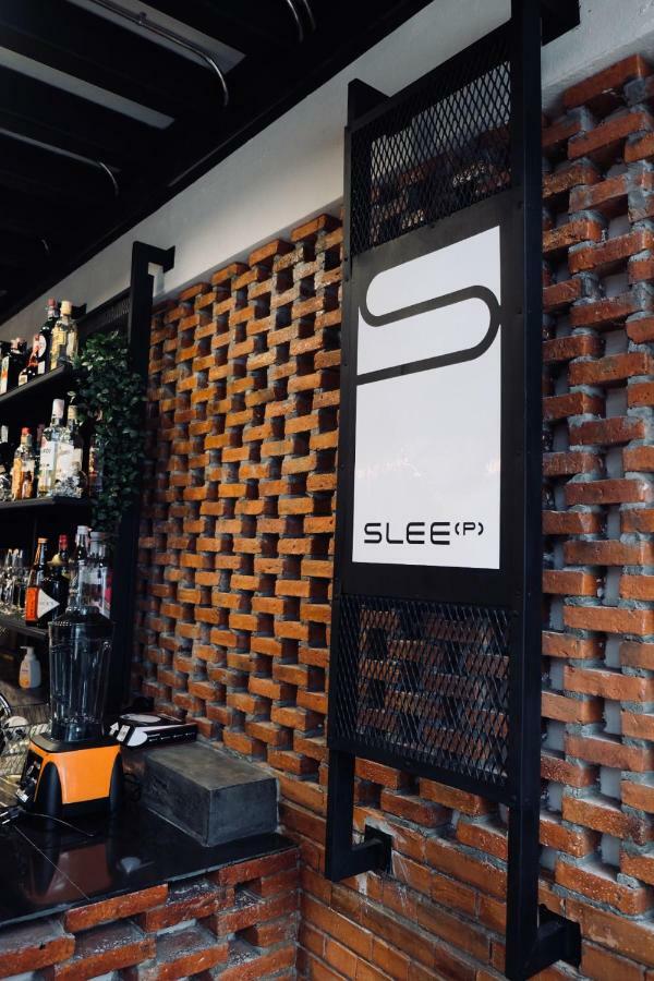 Slee Hostel Chiangmai (Adults Only) Chiang Mai Luaran gambar
