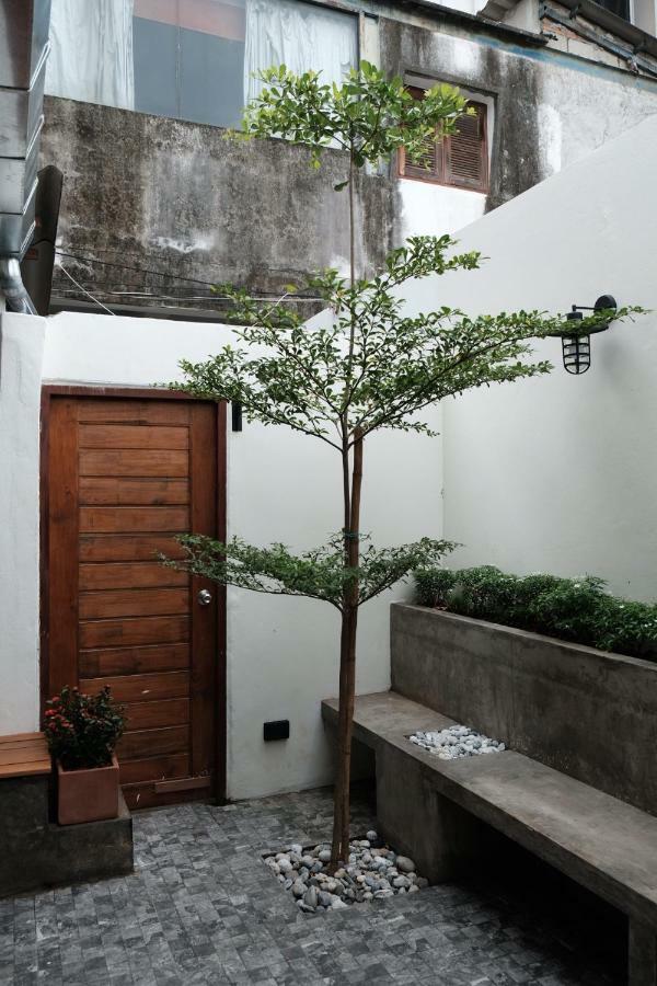 Slee Hostel Chiangmai (Adults Only) Chiang Mai Luaran gambar