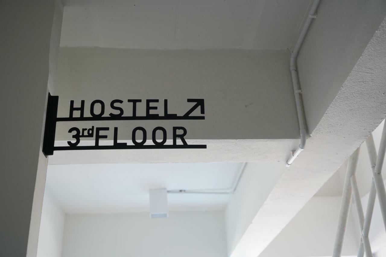 Slee Hostel Chiangmai (Adults Only) Chiang Mai Luaran gambar