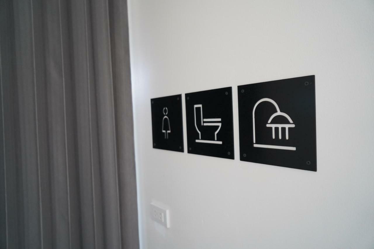 Slee Hostel Chiangmai (Adults Only) Chiang Mai Luaran gambar